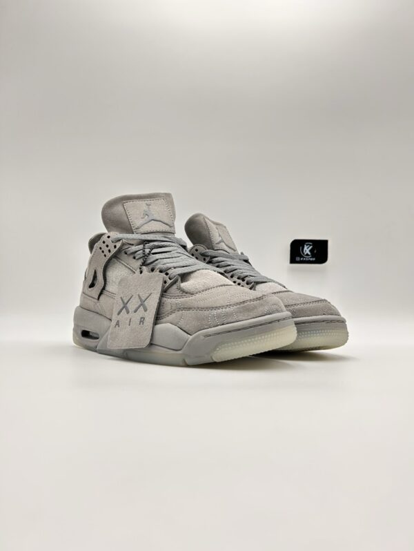 Air Jordan Retro IV Kaws gray kramponx