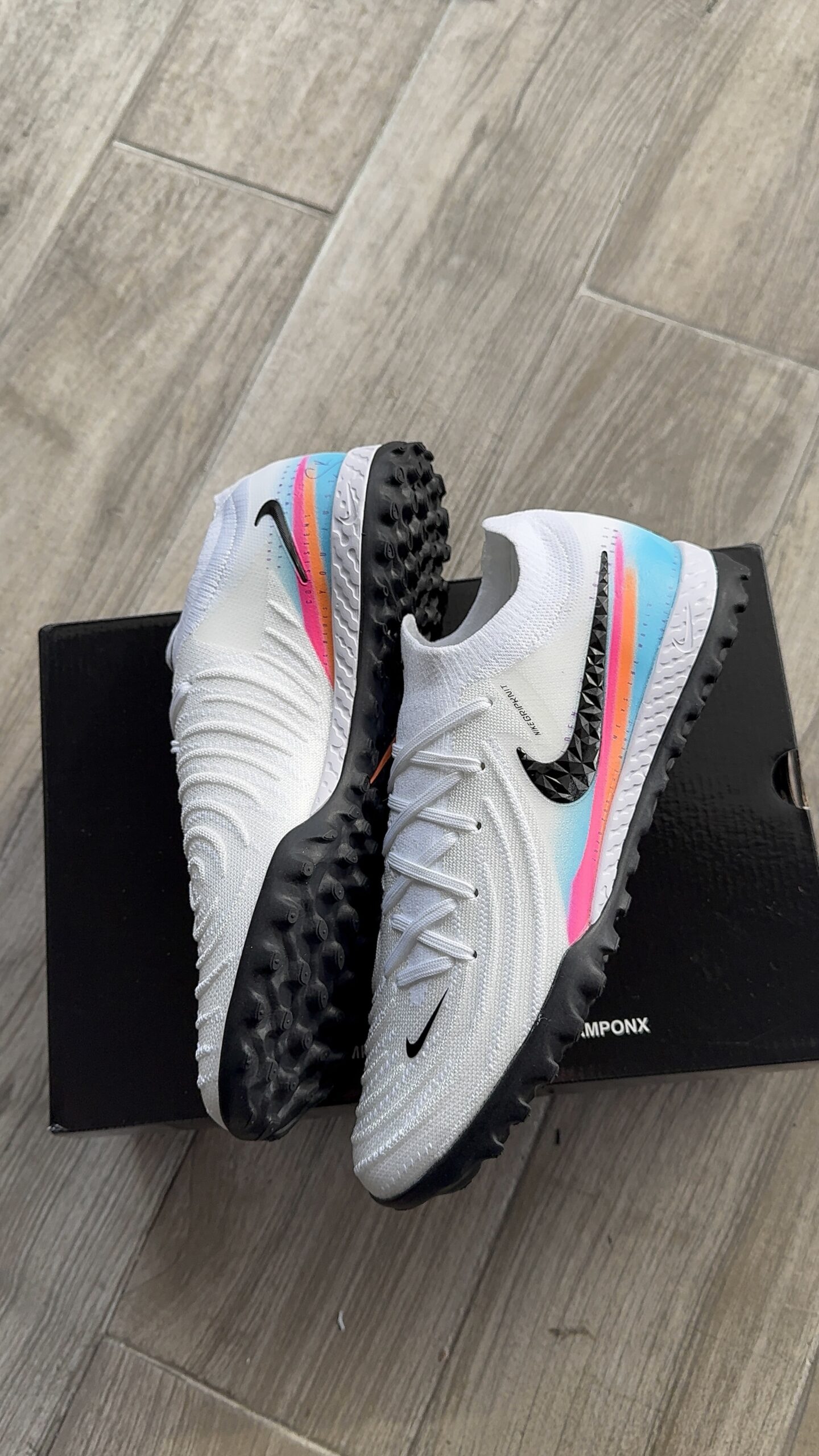 Phantom 6 -Halı Saha- 'Elite Seviye'